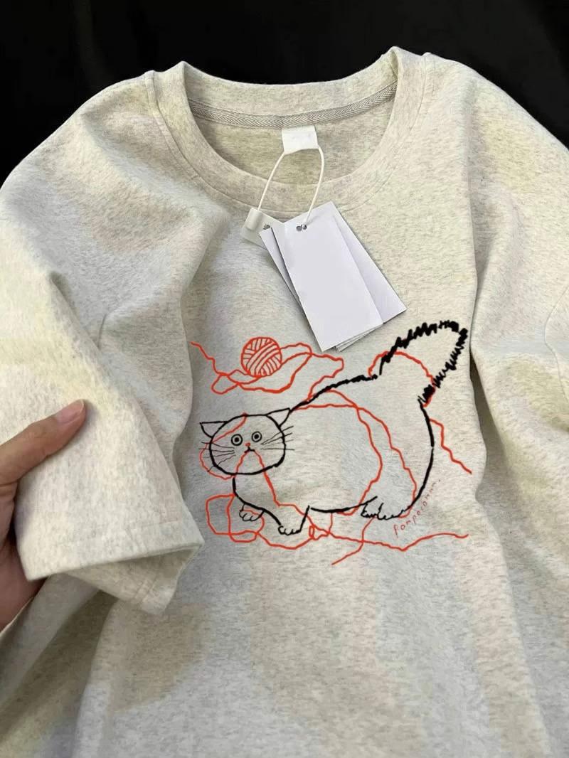 American High Street Women s Cat Playing with Yarn T-Shirt, Summer 2025 Loose Fit Trend M
American High Street Women s Cat Playing with Yarn T-Shirt, Summer 2025 Loose Fit Trend M