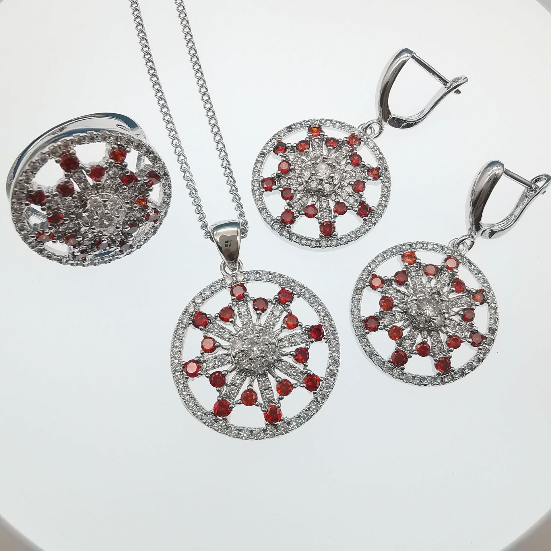 2025 Trendy Hot Round Micro Diamond Women s Multi Color Three Piece Jewelry Size 6 червоний
2025 Trendy Hot Round Micro Diamond Women s Multi Color Three Piece Jewelry Size 6 червоний