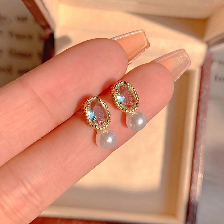 Mini zir*****val pearl stud earrings, stylish and simple design earrings, light luxury and versatile earrings.
Mini zir*****val pearl stud earrings, stylish and simple design earrings, light luxury and versatile earrings.