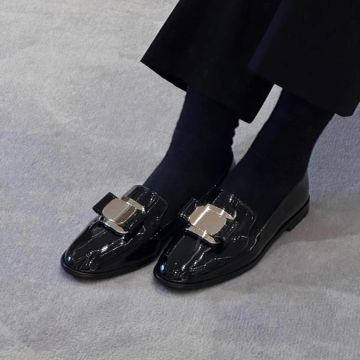 Кожаная версия~ Британские металлические туфли-лодочки Мэри Джейн женские на плоской подошве с мелким вырезом одинарные туфли на одном ремешке ленивые лоферы 34
Кожаная версия~ Британские металлические туфли-лодочки Мэри Джейн женские на плоской подошве с мелким вырезом одинарные туфли на одном ремешке ленивые лоферы 34