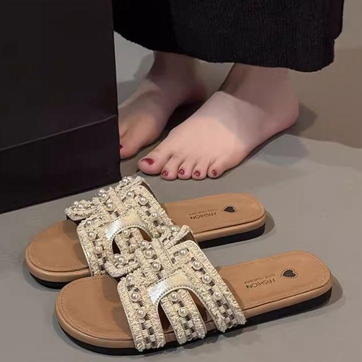 Жемчужные крутые тапочки женские летние для улицы новые с юбкой нескользящие тапочки на перемычке 40 шампанского
Жемчужные крутые тапочки женские летние для улицы новые с юбкой нескользящие тапочки на перемычке 40 шампанского