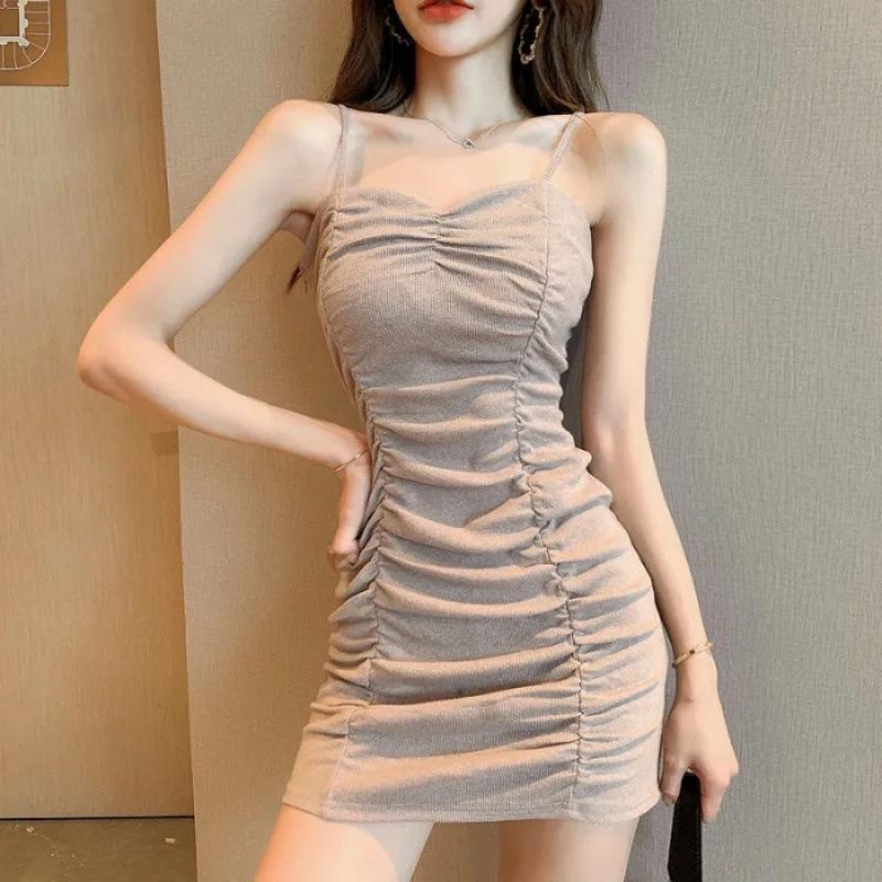 Suspender base skirt, summer temperament pleated dress, niche women s clothing design sense, slim waist and thin buttocks 2XL
Suspender base skirt, summer temperament pleated dress, niche women s clothing design sense, slim waist and thin buttocks 2XL