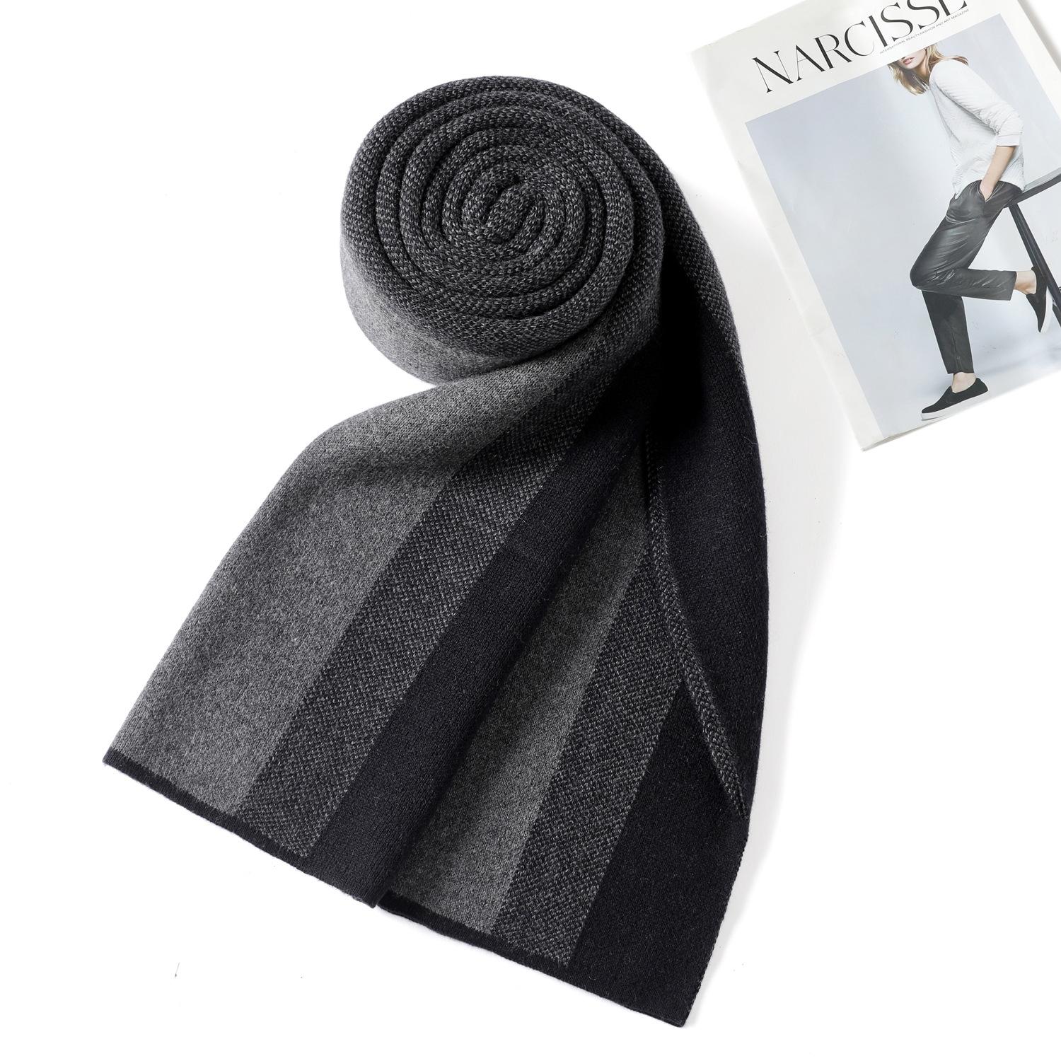 Men s plaid cashmere scarf Thickened warm and skin-friendly business scarf Stylish and simple scarf Male big name 180cm чорний колір сірий
Men s plaid cashmere scarf Thickened warm and skin-friendly business scarf Stylish and simple scarf Male big name 180cm чорний колір сірий