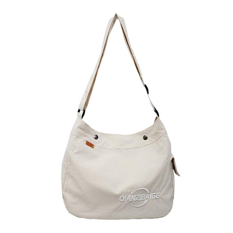 2025 casual large-capacity canvas bag new trendy commuter shoulder messenger bag slack tote bag women s bag 33*28*14
2025 casual large-capacity canvas bag new trendy commuter shoulder messenger bag slack tote bag women s bag 33*28*14