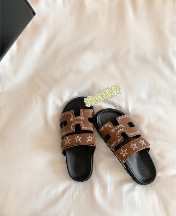 Su Yinyintong version~ New color Velcro casual thick bottom H-shaped second uncle slippers women s sandals outer wear summer new models 40
Su Yinyintong version~ New color Velcro casual thick bottom H-shaped second uncle slippers women s sandals outer wear summer new models 40