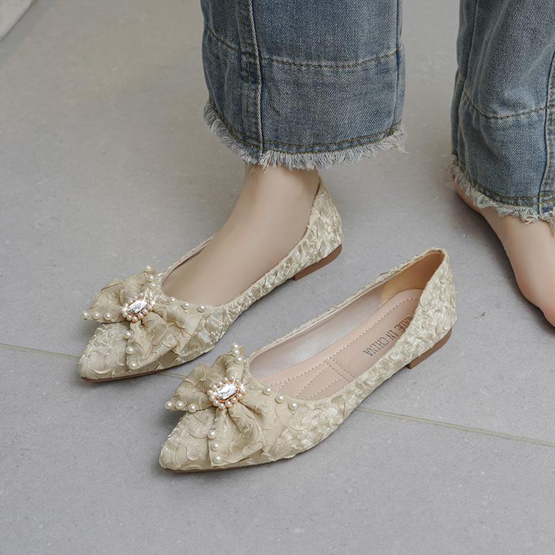 Модные плоские блестящие туфли женские 2024 новые с бантом и стразами, в сказочном стиле, повседневные для работы, женские удобные туфли, женская обувь 38 бежевый
Модные плоские блестящие туфли женские 2024 новые с бантом и стразами, в сказочном стиле, повседневные для работы, женские удобные туфли, женская обувь 38 бежевый