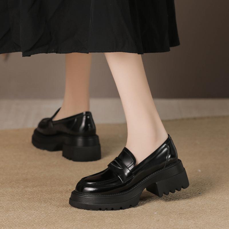 Thick-soled small leather shoes style black college thick heel student simple single shoes round head 34 чорний
Thick-soled small leather shoes style black college thick heel student simple single shoes round head 34 чорний
