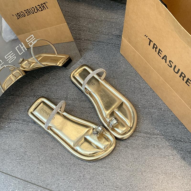 Slippers women s summer wear new rhinestone cover toe flat bottom fashion versatile slope heel beach cool slippers 40 золотой
Slippers women s summer wear new rhinestone cover toe flat bottom fashion versatile slope heel beach cool slippers 40 золотой