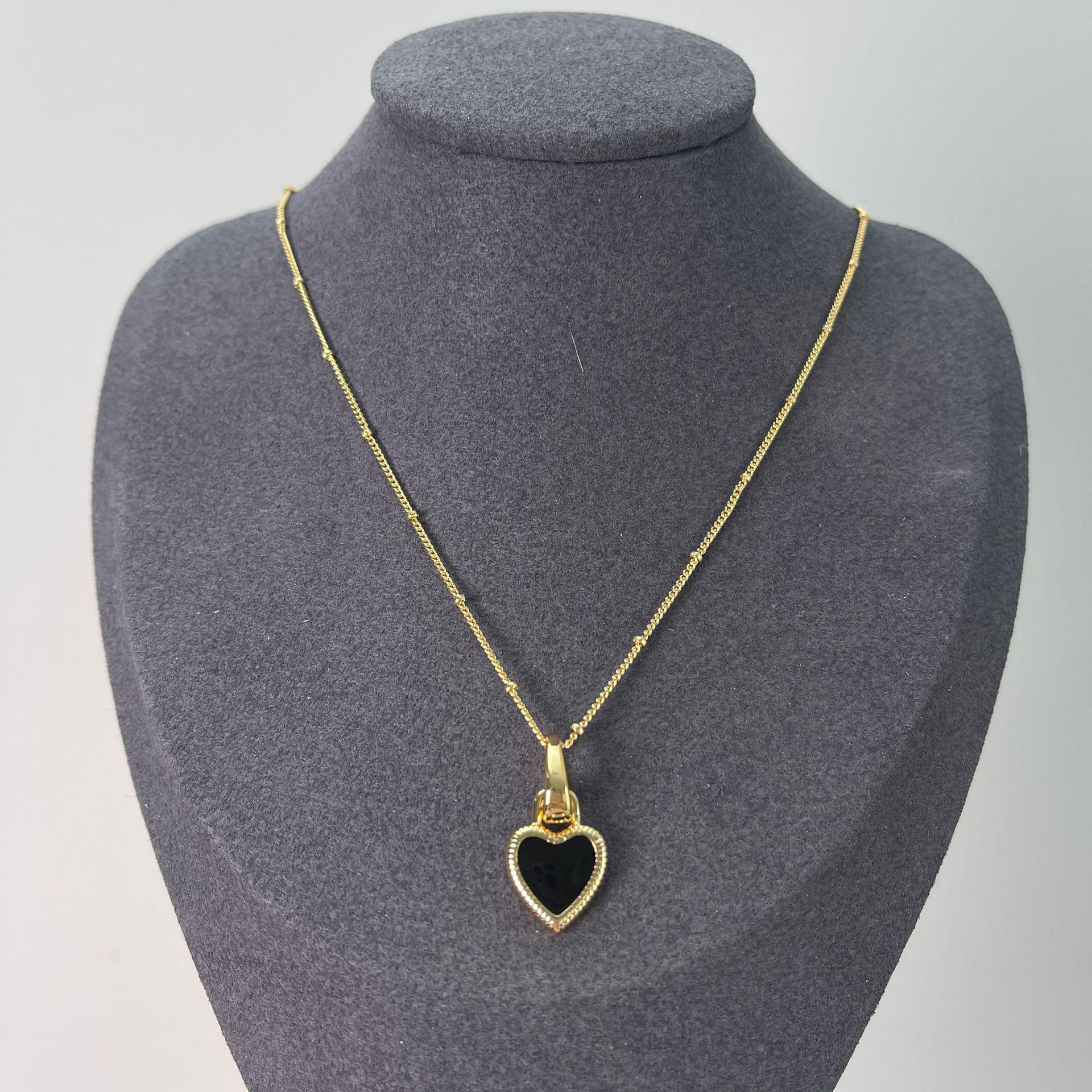 Natural Mother-of-Pearl & Black Agate Double-Sided Heart Necklace and Earrings - Light Luxury Peach Heart Jewelry for Women
Natural Mother-of-Pearl & Black Agate Double-Sided Heart Necklace and Earrings - Light Luxury Peach Heart Jewelry for Women