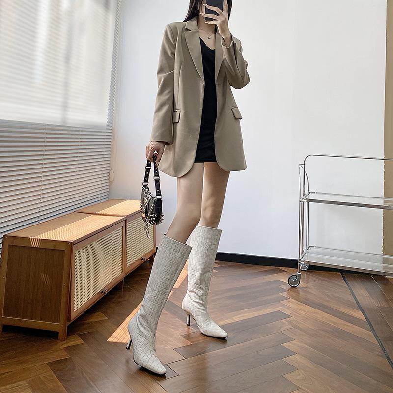 New square head high heel thin boots Mona white knight boots crocodile pattern tall tube but knee 40
New square head high heel thin boots Mona white knight boots crocodile pattern tall tube but knee 40