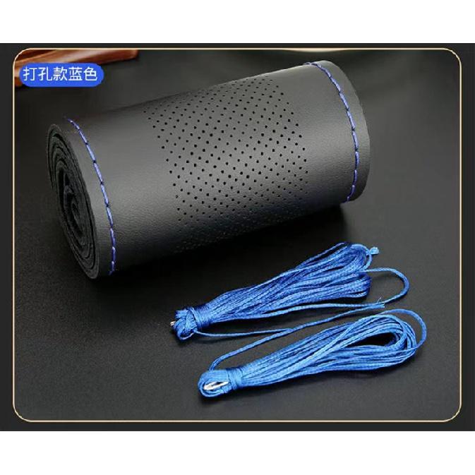 Чехол на руль автомобиля 38 см 15 дюймов из натуральной коровьей кожи, сшитый вручную, мягкий, нескользящий, для салона автомобиля Black Blue 2
Чехол на руль автомобиля 38 см 15 дюймов из натуральной коровьей кожи, сшитый вручную, мягкий, нескользящий, для салона автомобиля Black Blue 2