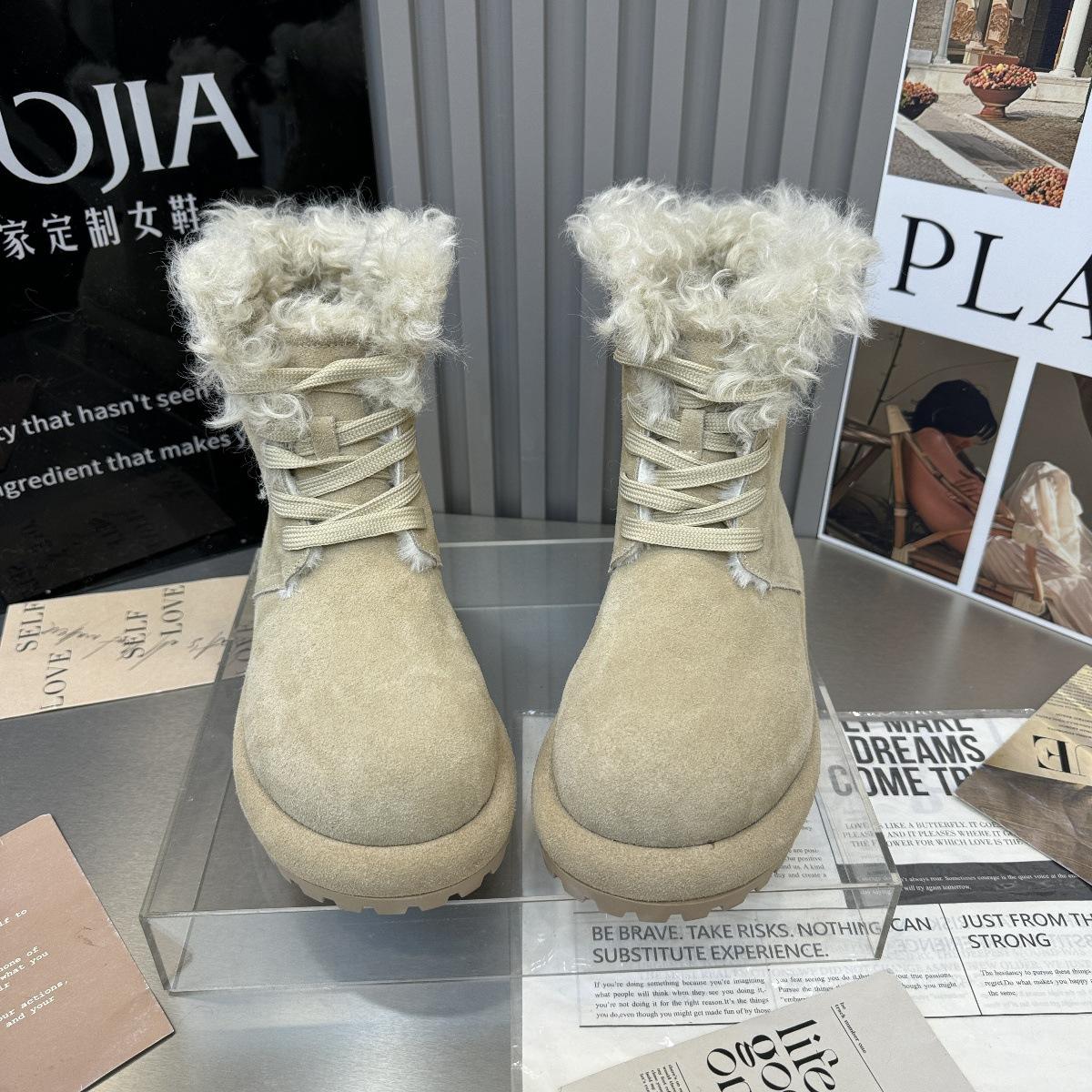 Women s fur integrated thick bottom heightening winter lightweight warm snow boots non-slip wear-resistant casual sports Martin cotton boots 40 абрикосовий
Women s fur integrated thick bottom heightening winter lightweight warm snow boots non-slip wear-resistant casual sports Martin cotton boots 40 абрикосовий