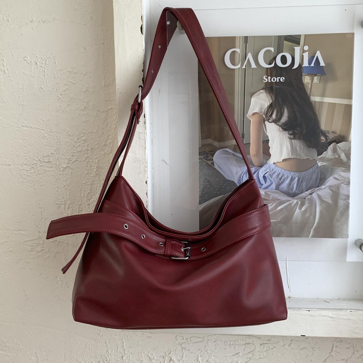 2025 autumn fashionable large-capacity women s bags single shoulder crossbody women s PU belt high value fashionable mailman tote bag красный
2025 autumn fashionable large-capacity women s bags single shoulder crossbody women s PU belt high value fashionable mailman tote bag красный