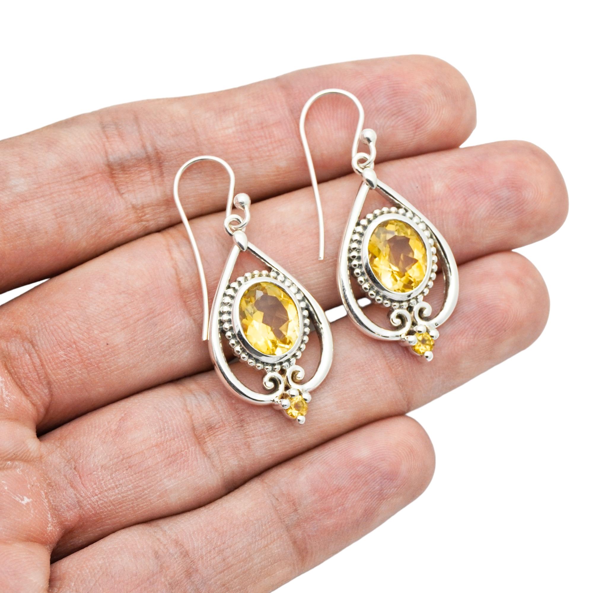 Dainty Earrings for Girls, Sterling Silver Drop Earrings - Amethyst Citrine Garnet Moonstone Labradorite Mojave Turquoise Blue Topaz жовтий
Dainty Earrings for Girls, Sterling Silver Drop Earrings - Amethyst Citrine Garnet Moonstone Labradorite Mojave Turquoise Blue Topaz жовтий