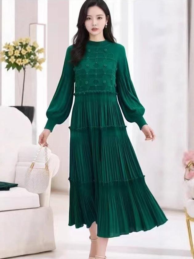 Elegant Plus Size Dress with Heavy Beading: European-African Style, Long, Loose Fit, Slimming, Flaw-Hiding One Size (40-100kg) темно-зелений колір
Elegant Plus Size Dress with Heavy Beading: European-African Style, Long, Loose Fit, Slimming, Flaw-Hiding One Size (40-100kg) темно-зелений колір