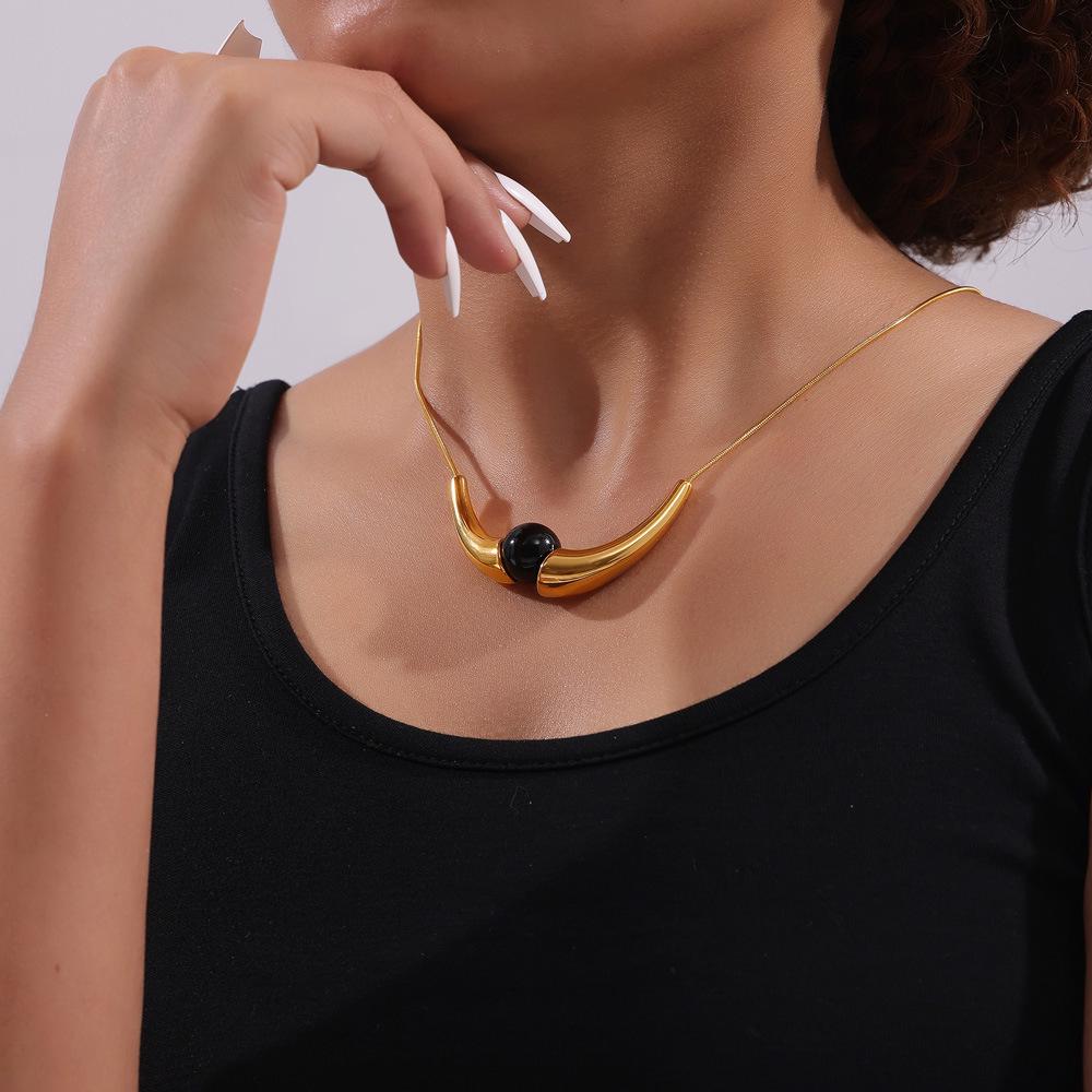 Stylish Women s Black Agate Stainless Steel Clavicle Necklace – Trendy, Non-Fading, Luxury Design
Stylish Women s Black Agate Stainless Steel Clavicle Necklace – Trendy, Non-Fading, Luxury Design