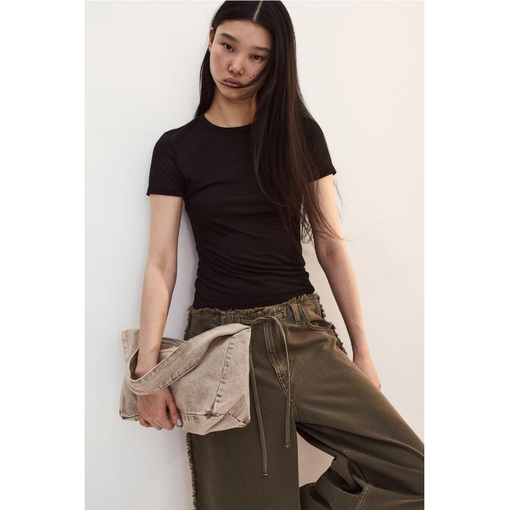 ФУТБОЛКА HM ПРИГЛАШЕННАЯ ЧЕРНАЯ
ФУТБОЛКА HM ПРИГЛАШЕННАЯ ЧЕРНАЯ