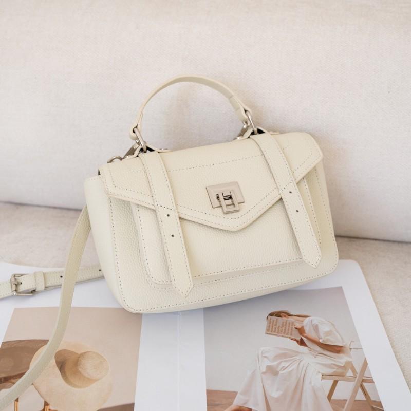 A Niche Retro Handbag Fashionable Trendy Shoulder Bag High-end Versatile Crossbody белый
A Niche Retro Handbag Fashionable Trendy Shoulder Bag High-end Versatile Crossbody белый