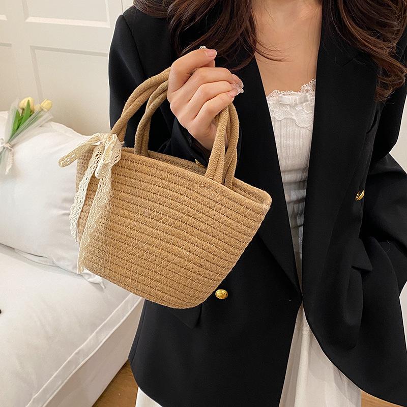 Straw bag women s new trend small fresh handbag sweet silk scarf decorative hand bag коричневый
Straw bag women s new trend small fresh handbag sweet silk scarf decorative hand bag коричневый