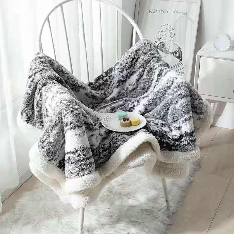 OEING Flannel Throw Blanket 200x230 cm
OEING Flannel Throw Blanket 200x230 cm