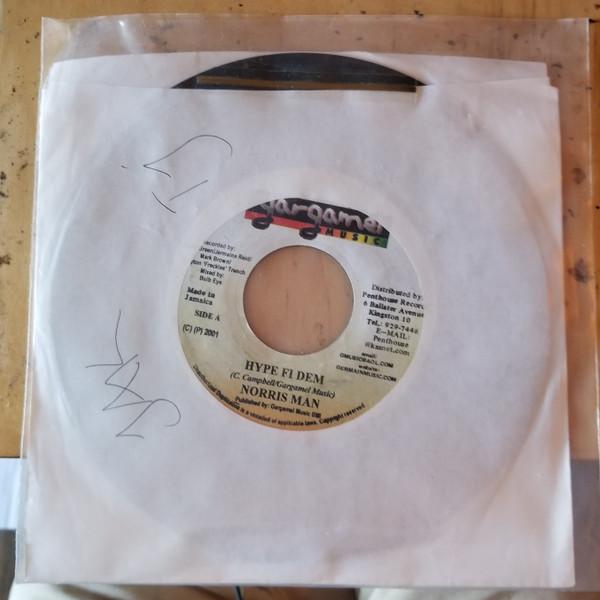 7inch Record NORRISMAN - Hype Fi Dem NONE Gargamel Music 2001 Jamaica Reggae, Ska & Dub Used
7inch Record NORRISMAN - Hype Fi Dem NONE Gargamel Music 2001 Jamaica Reggae, Ska & Dub Used