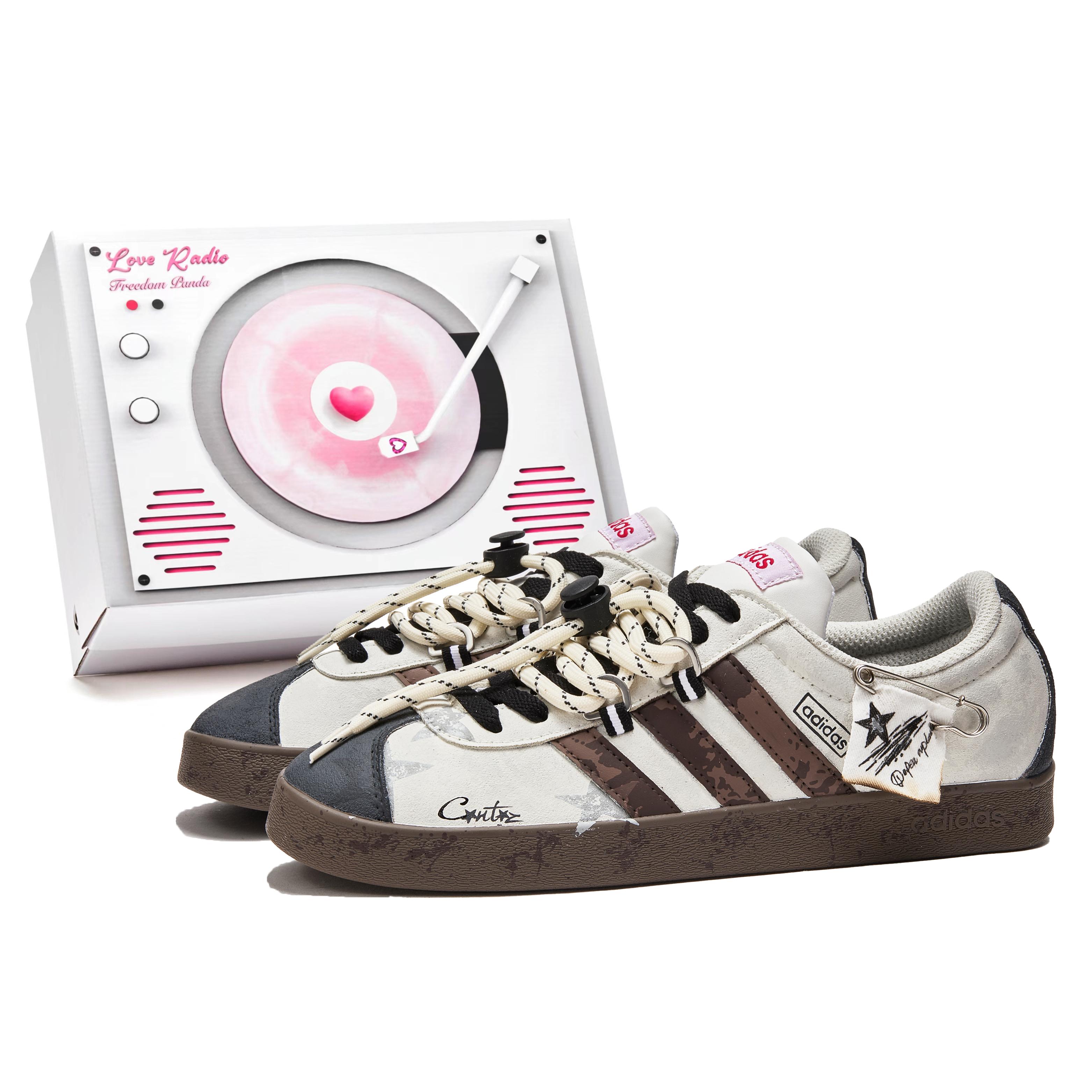 Adidas VL COURT 2.0 Skateboard Shoes Unisex Low top Beige/Brown HQ1802(Team202--BOX) 35⅔
Adidas VL COURT 2.0 Skateboard Shoes Unisex Low top Beige/Brown HQ1802(Team202--BOX) 35⅔