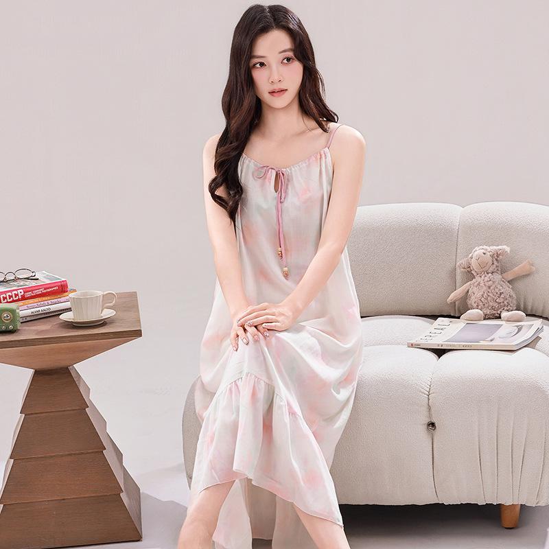 Women s Plus Size Cotton Silk Spaghetti Strap Floral Ruffled Nightgown with Adjustable Straps Universal Size 90-160 kg
Women s Plus Size Cotton Silk Spaghetti Strap Floral Ruffled Nightgown with Adjustable Straps Universal Size 90-160 kg