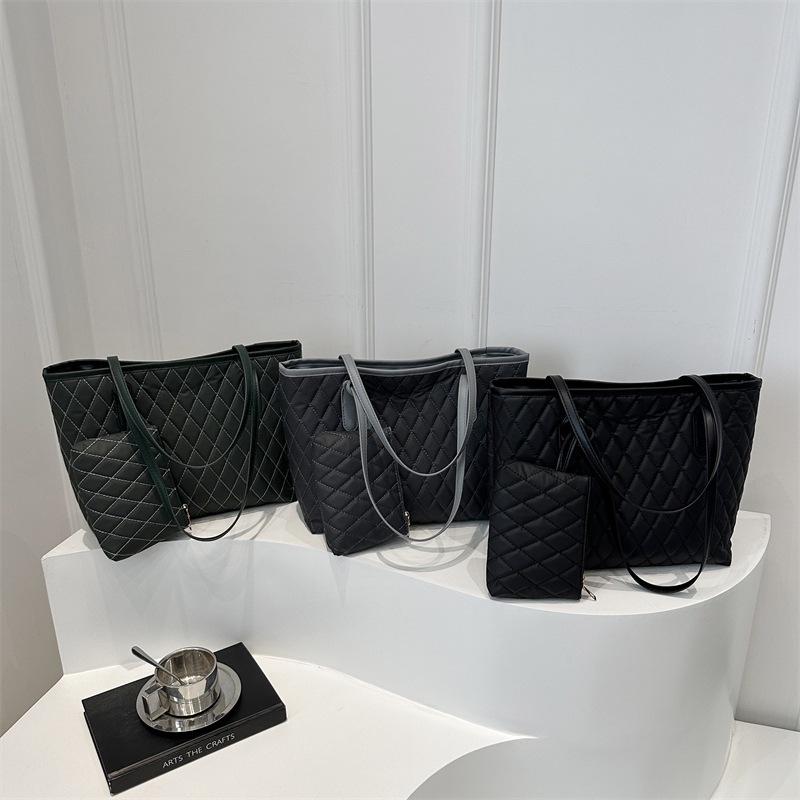 Large capacity rhombus casual women s bag 2025 new simple casual shoulder tote handbag bag women сірий колір
Large capacity rhombus casual women s bag 2025 new simple casual shoulder tote handbag bag women сірий колір