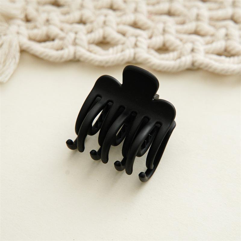 Matte Surface Earth Tone Hair Grip Minimalist Solid Color Multi Claws Design Professional Non Slip Holding Styling Fixer чёрный
Matte Surface Earth Tone Hair Grip Minimalist Solid Color Multi Claws Design Professional Non Slip Holding Styling Fixer чёрный