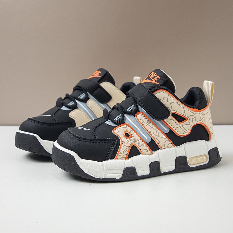 Children s sports shoes 2025 spring and autumn new leather Velcro girls sports shoes children s fashion casual dad shoes 26-31 yards, 6 pairs in one hand чорний
Children s sports shoes 2025 spring and autumn new leather Velcro girls sports shoes children s fashion casual dad shoes 26-31 yards, 6 pairs in one hand чорний