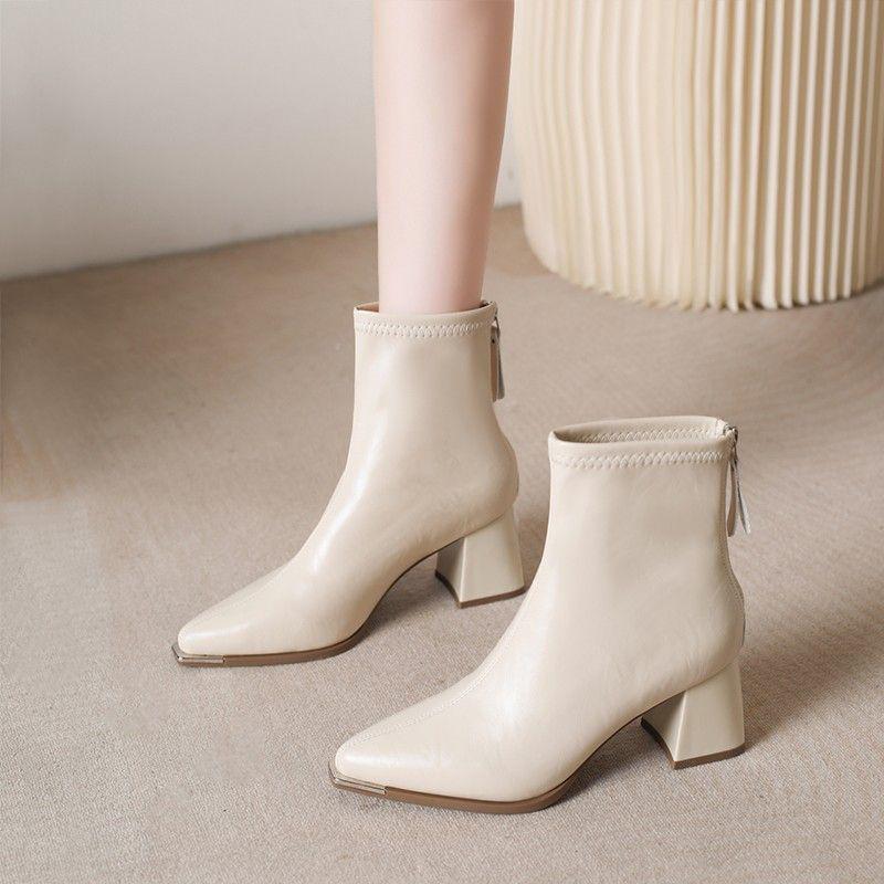 Autumn/Winter 2025 Beige Square Toe Chunky Heel Ankle Boots 35
Autumn/Winter 2025 Beige Square Toe Chunky Heel Ankle Boots 35