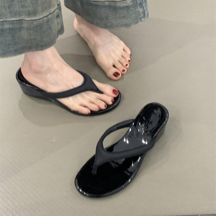 Temperament slope heel flip-flop shoes women s shoes 2025 summer wear thick-soled heightening flip-flops with skirts 35 красный
Temperament slope heel flip-flop shoes women s shoes 2025 summer wear thick-soled heightening flip-flops with skirts 35 красный