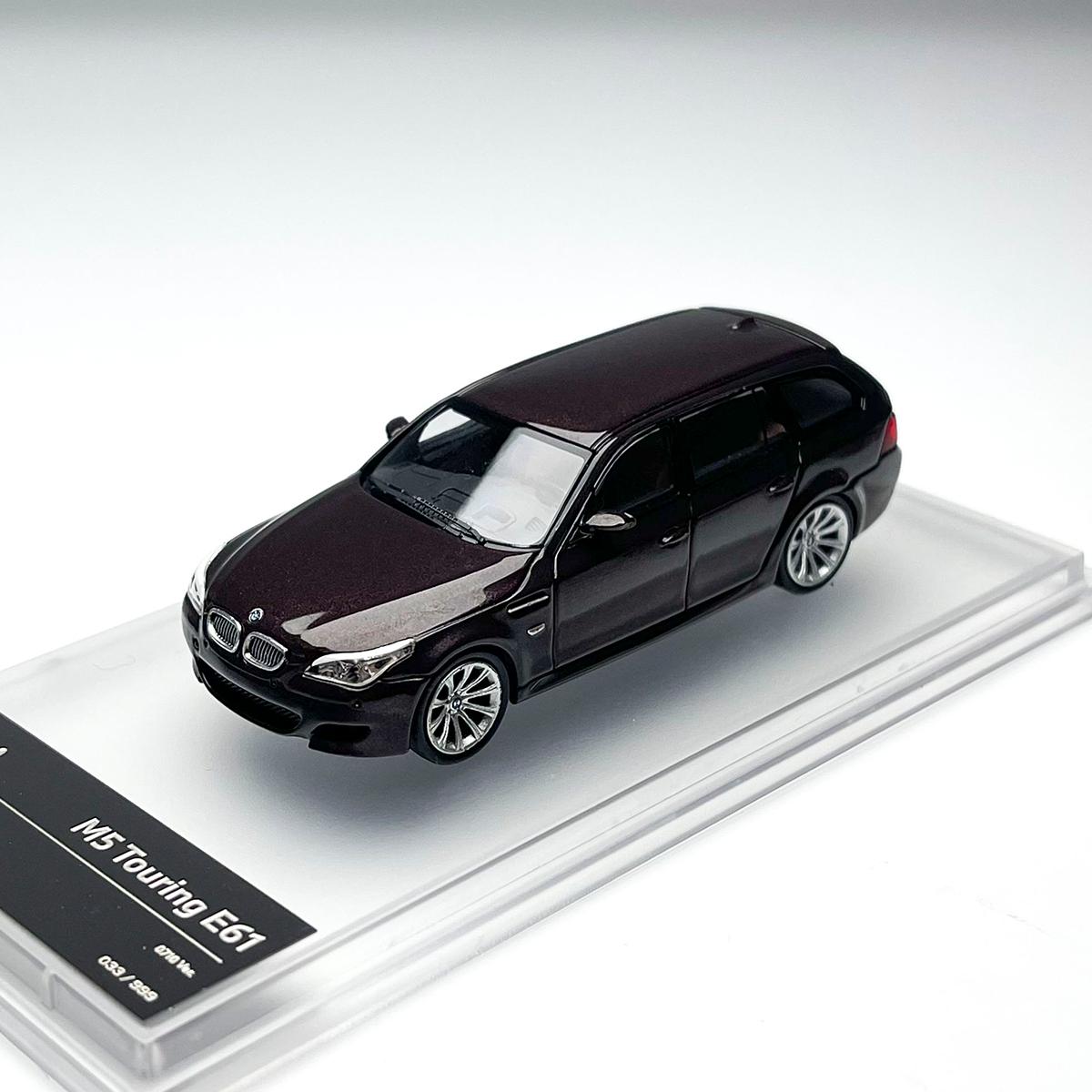 KING MODEL Металева модель 1/64 Масштаб BMW M5 E60 E61 коричнево-білий Модель автомобіля Сплав BMW M5 Іграшковий автомобіль Модель для колекції та демонстрації
KING MODEL Металева модель 1/64 Масштаб BMW M5 E60 E61 коричнево-білий Модель автомобіля Сплав BMW M5 Іграшковий автомобіль Модель для колекції та демонстрації