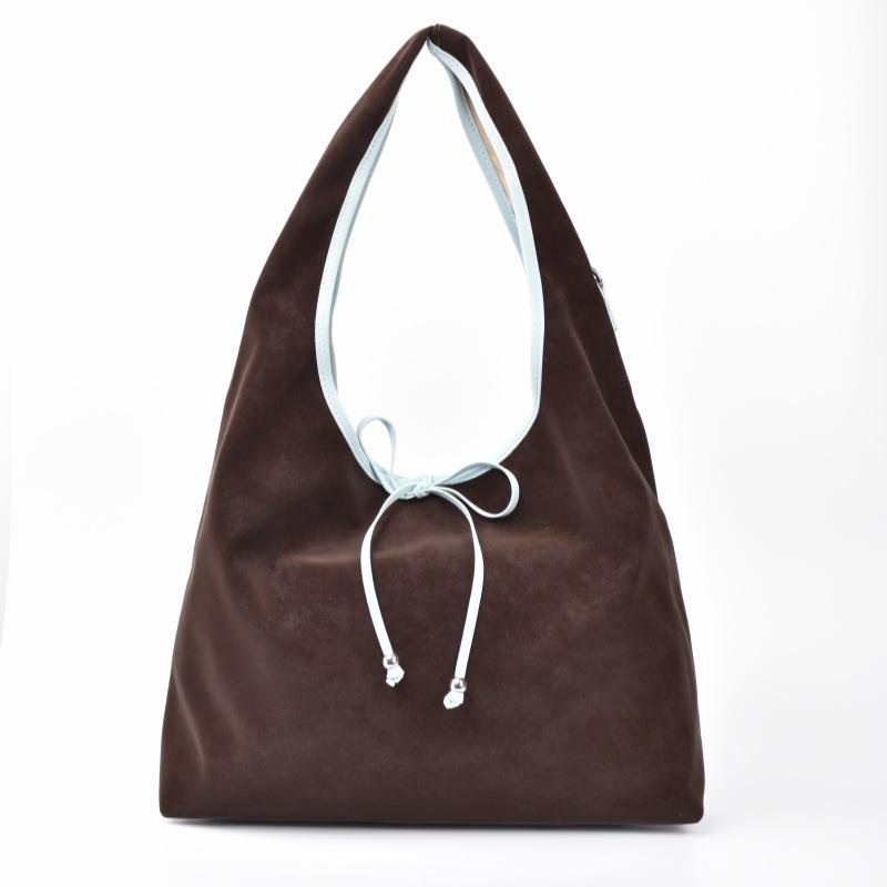 Large-Capacity Commuter Tote: 2025 Autumn Retro Shoulder Bag for Women
Large-Capacity Commuter Tote: 2025 Autumn Retro Shoulder Bag for Women