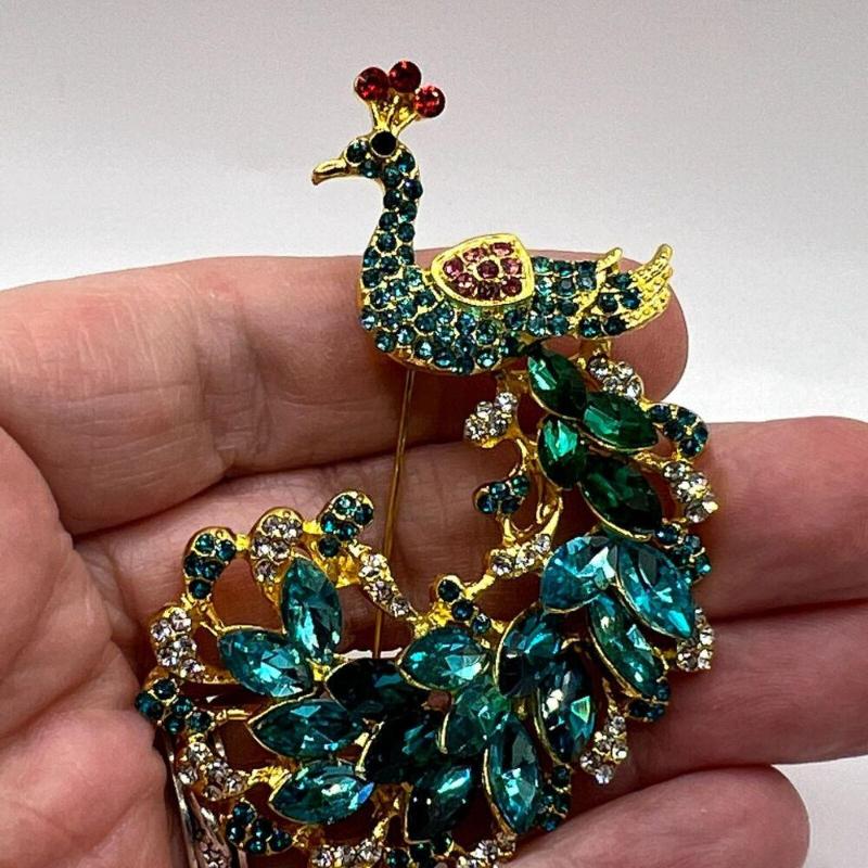 Peacock Brooch European and American High Quality Vintage Animal Brooch Cartoon Cute Gift Accessories Clothing Accessories
Peacock Brooch European and American High Quality Vintage Animal Brooch Cartoon Cute Gift Accessories Clothing Accessories