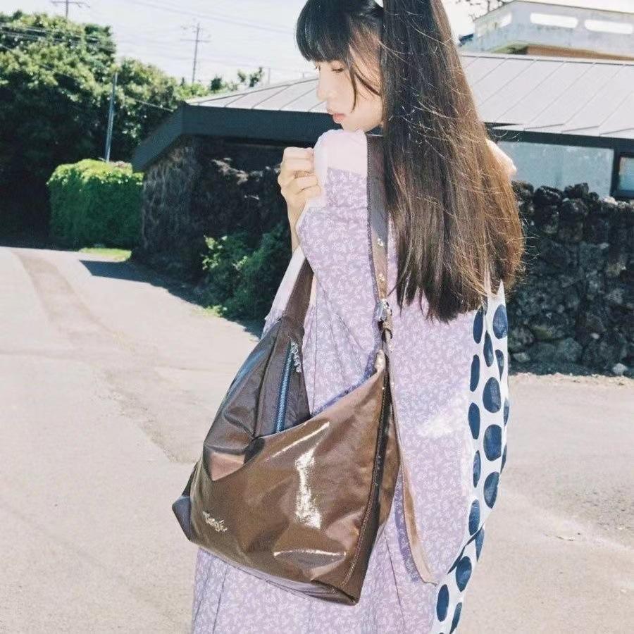 Ta · gi Sailing Crossbody Bag Imagination Pearl Large Capacity Waterproof Shoulder Bag Diagonal Span Bag Adjustable буяхи
Ta · gi Sailing Crossbody Bag Imagination Pearl Large Capacity Waterproof Shoulder Bag Diagonal Span Bag Adjustable буяхи