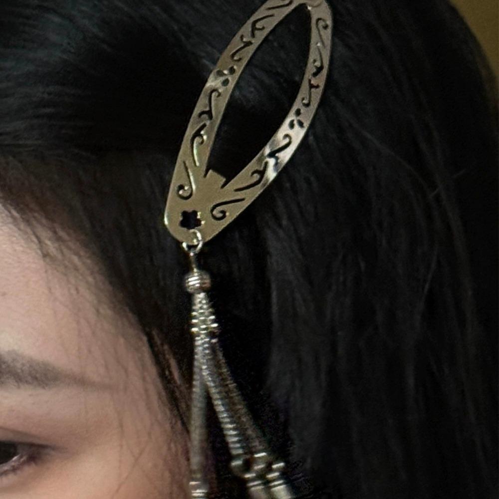 Fashion Ethnic Style Sliver Color Oval-shaped Hollowed Out Tassel Hair Clip for Women Retro Fringe Side Clip Hair Jewelry Gifts
Fashion Ethnic Style Sliver Color Oval-shaped Hollowed Out Tassel Hair Clip for Women Retro Fringe Side Clip Hair Jewelry Gifts