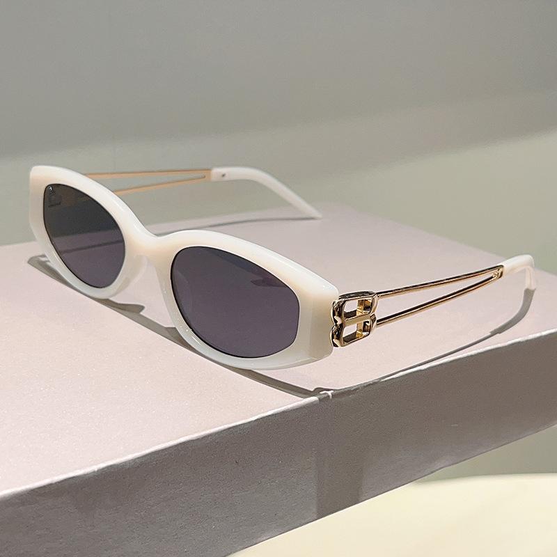 Elegant Luxury Designer Style Style Cat Eye Sun Glasses Glasses Ladies For Men Classic Punk Sun Eyeglasses Popular Classic Durable Metal Metal As the photo
Elegant Luxury Designer Style Style Cat Eye Sun Glasses Glasses Ladies For Men Classic Punk Sun Eyeglasses Popular Classic Durable Metal Metal As the photo
