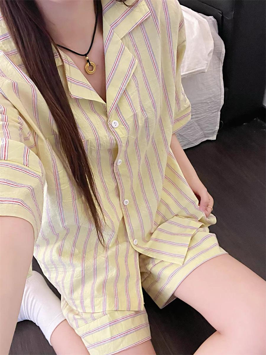 Korean version of casual striped cardigan lazy style pajamas women s summer new short-sleeved shorts casual loungewear two-piece set S
Korean version of casual striped cardigan lazy style pajamas women s summer new short-sleeved shorts casual loungewear two-piece set S