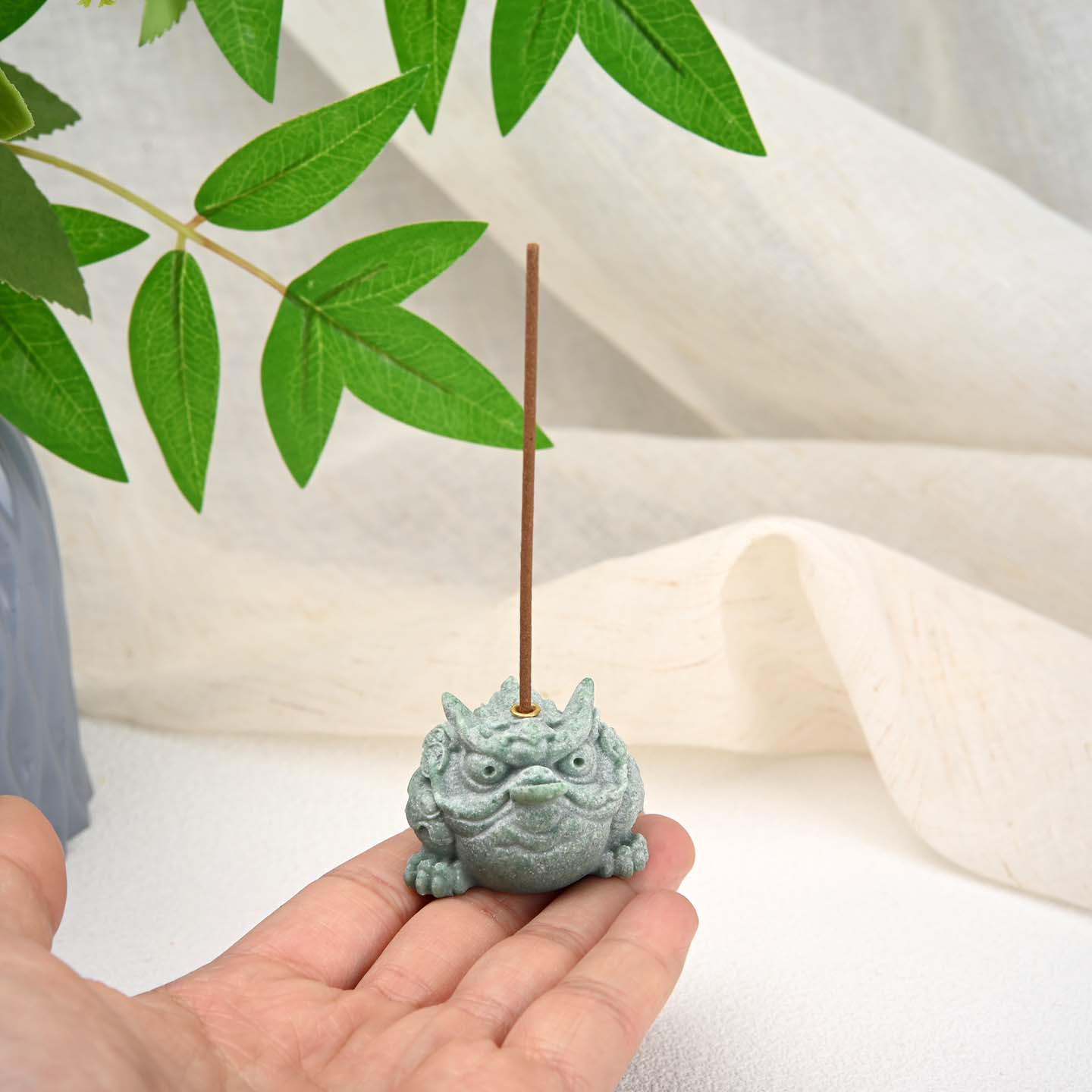 Chinese Zen Incense Holder: Fruit Tray Incense Burner and Toad Tea Pet Ornament
Chinese Zen Incense Holder: Fruit Tray Incense Burner and Toad Tea Pet Ornament