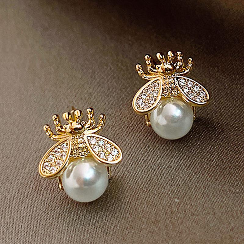Huitan Luxury Gold Color Bee Earrings Women Wedding Party Fashion Accessories Creative Animal Stud Earrings Copper Color Zircon
Huitan Luxury Gold Color Bee Earrings Women Wedding Party Fashion Accessories Creative Animal Stud Earrings Copper Color Zircon