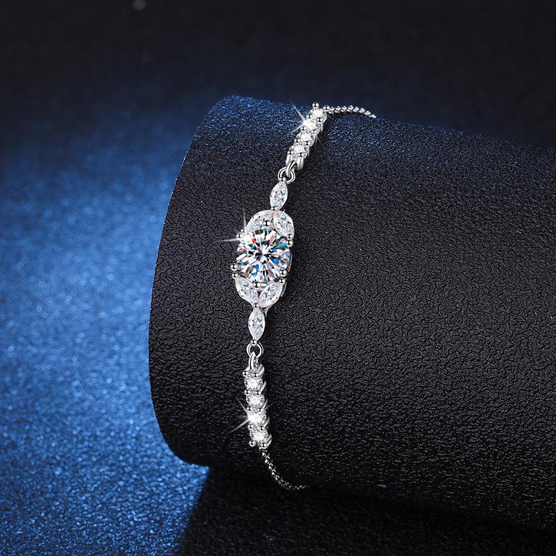 S925 Sterling Silver Moissanite Star Flower Bracelet, Adjustable, 1 Carat D Color. 6.5mm High Carbon Stone
S925 Sterling Silver Moissanite Star Flower Bracelet, Adjustable, 1 Carat D Color. 6.5mm High Carbon Stone