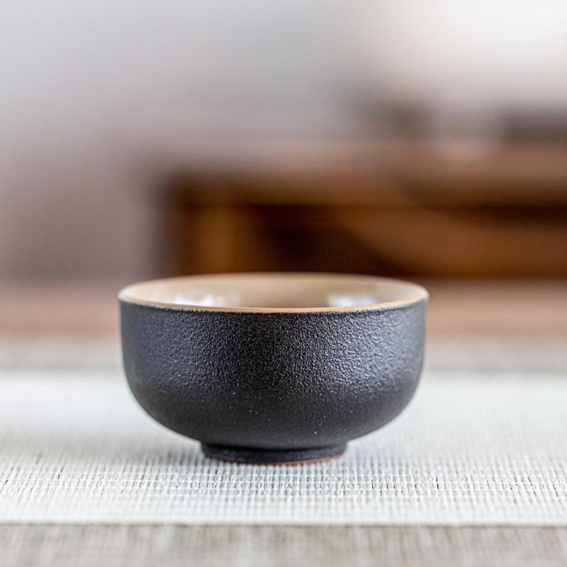 Ceramic small tea cup tea cup tea bowl kung fu tea set for homecasual single tea cup black pottery master cup tea cup 60ml
Ceramic small tea cup tea cup tea bowl kung fu tea set for homecasual single tea cup black pottery master cup tea cup 60ml