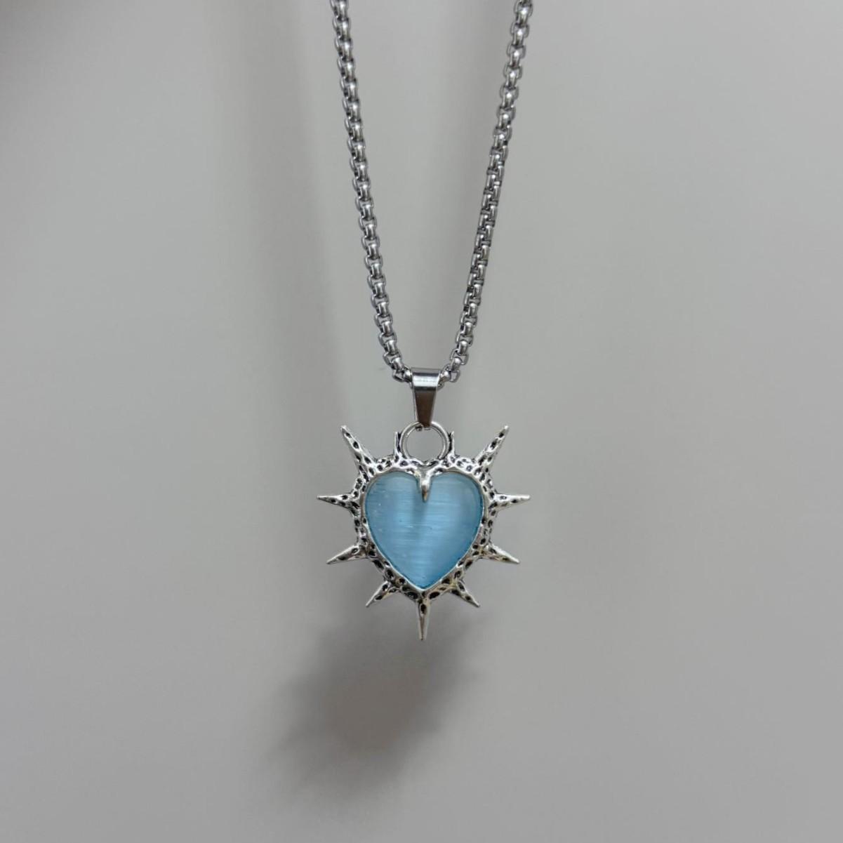 Darkly Gothic Silver Color Thorny Heart-shaped Colored Crystal Pendant Necklace for Woman Men Jewelry Trendy Hip-hop Accessories
Darkly Gothic Silver Color Thorny Heart-shaped Colored Crystal Pendant Necklace for Woman Men Jewelry Trendy Hip-hop Accessories