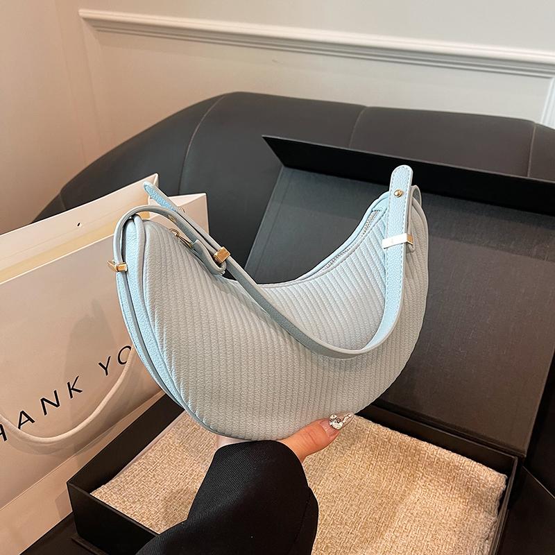 Новая однотонная полосатая сумка из полиуретана для пельменей, можно носить через плечо, модный популярный стиль, можно загружать в косметику для мобильного телефона
Новая однотонная полосатая сумка из полиуретана для пельменей, можно носить через плечо, модный популярный стиль, можно загружать в косметику для мобильного телефона