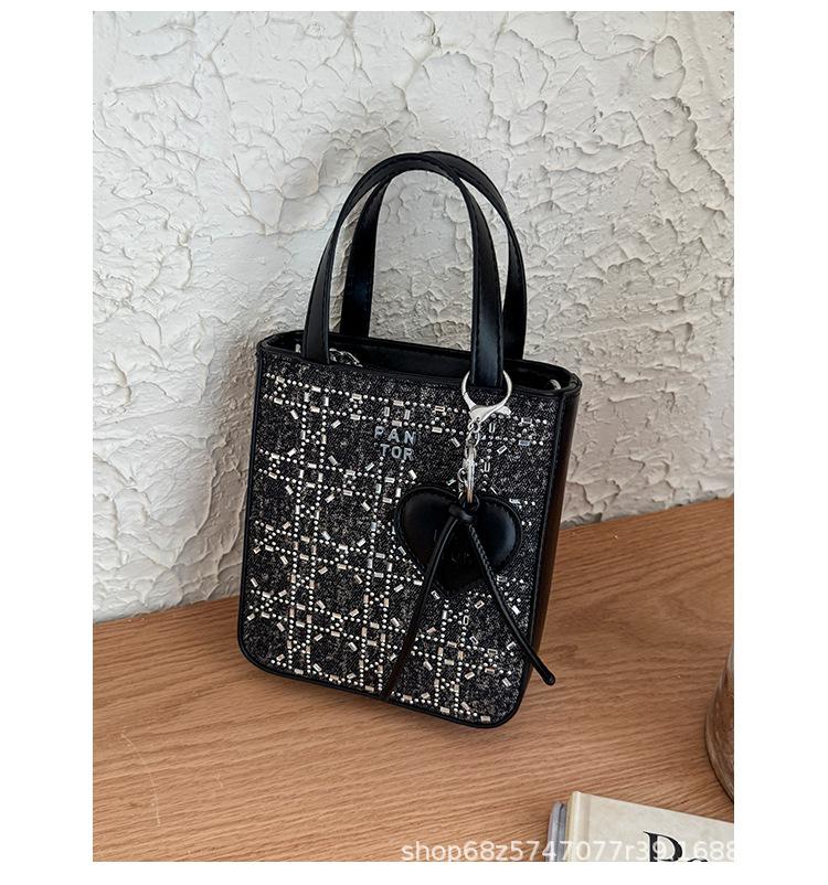 Denim Diamond Bucket Bag Women s 2025 New Fashion Versatile Trend Shoulder Crossbody Bag
Denim Diamond Bucket Bag Women s 2025 New Fashion Versatile Trend Shoulder Crossbody Bag