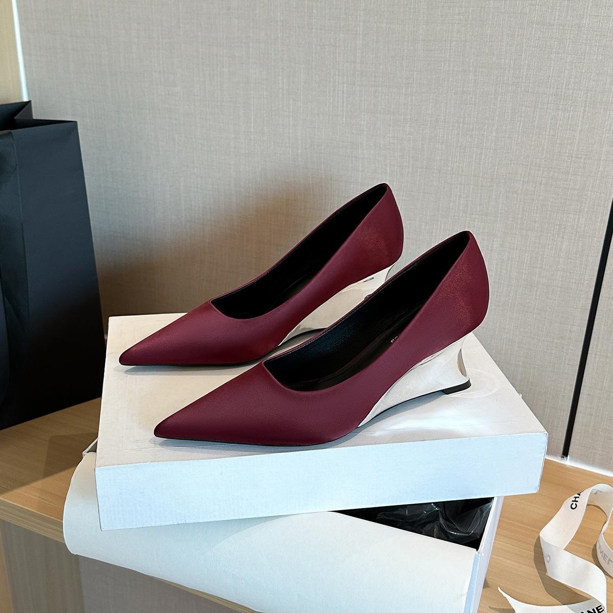 363-3 slope heel single shoes 2025 new shallow commuter retro professional work shoes pointed black simple women s shoes 40 бордовый
363-3 slope heel single shoes 2025 new shallow commuter retro professional work shoes pointed black simple women s shoes 40 бордовый