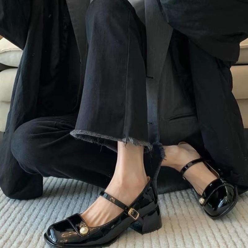 2026 autumn new women s high heels fashion chunky heel design ladies casual party and work wear White Mary Jane leather shoes 39 чорний
2026 autumn new women s high heels fashion chunky heel design ladies casual party and work wear White Mary Jane leather shoes 39 чорний