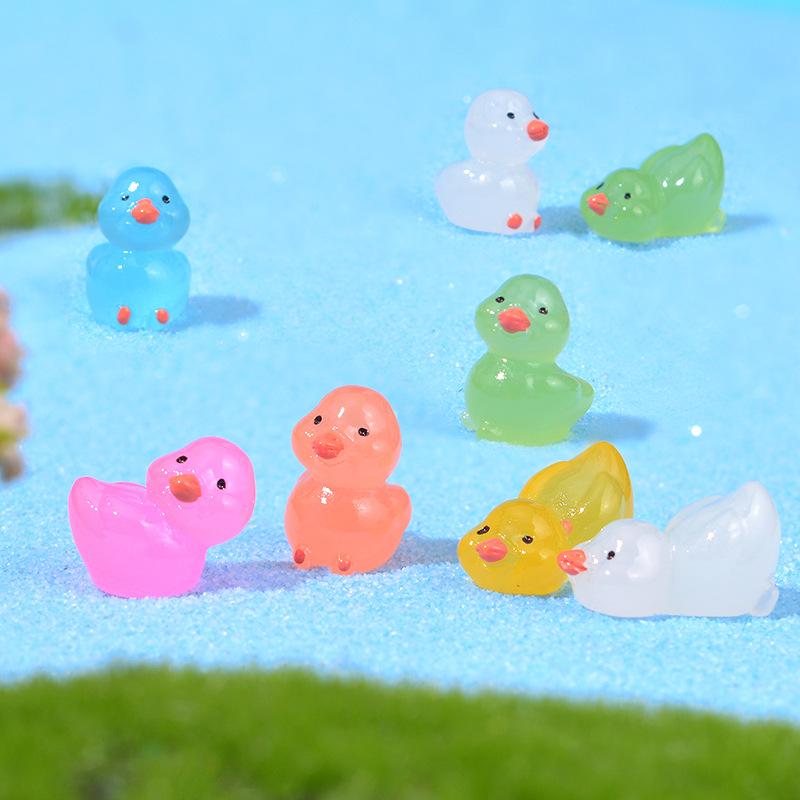 10-300pcs Miniature Resin Ducks Mini upturned Duck Figures Glow In the Dark Landscape Ornaments For Doll Houses Aquarium Garden 20pcs
10-300pcs Miniature Resin Ducks Mini upturned Duck Figures Glow In the Dark Landscape Ornaments For Doll Houses Aquarium Garden 20pcs