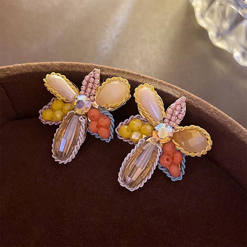 Sparkling Rhinestone Bee and Flower Silver Stud Earrings - Korean Fashion Trend for Women
Sparkling Rhinestone Bee and Flower Silver Stud Earrings - Korean Fashion Trend for Women